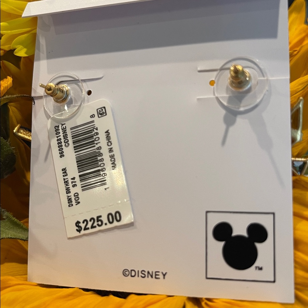 NEW Disney Kendra Scott Red Heart Earrings - Picture 8 of 8